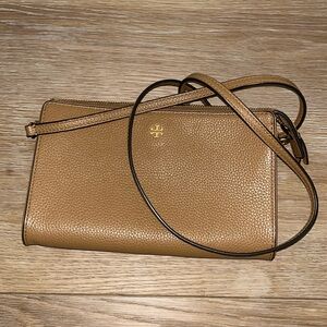 Crossbody wallet